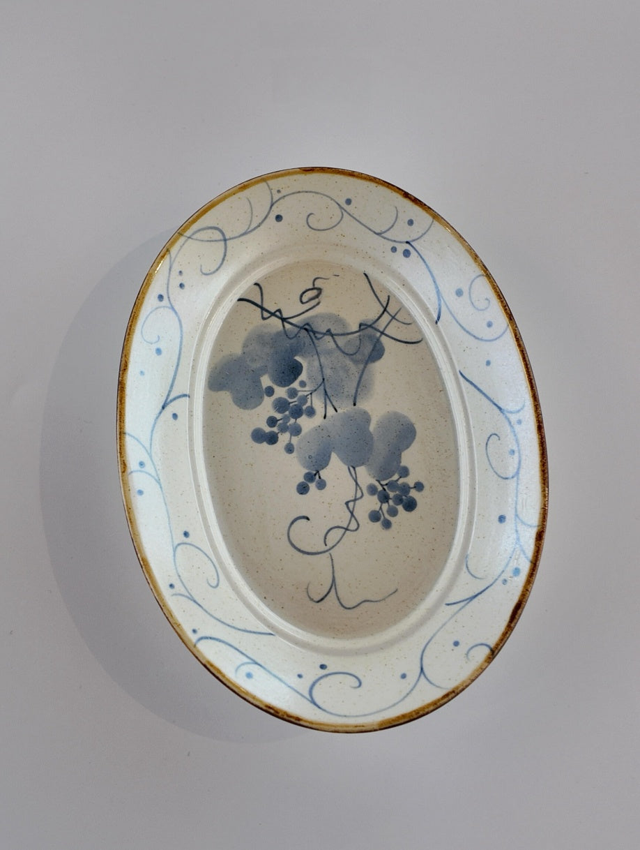 Hand-Painted Blue & White Grape Ceramic Plate Set Chi Su