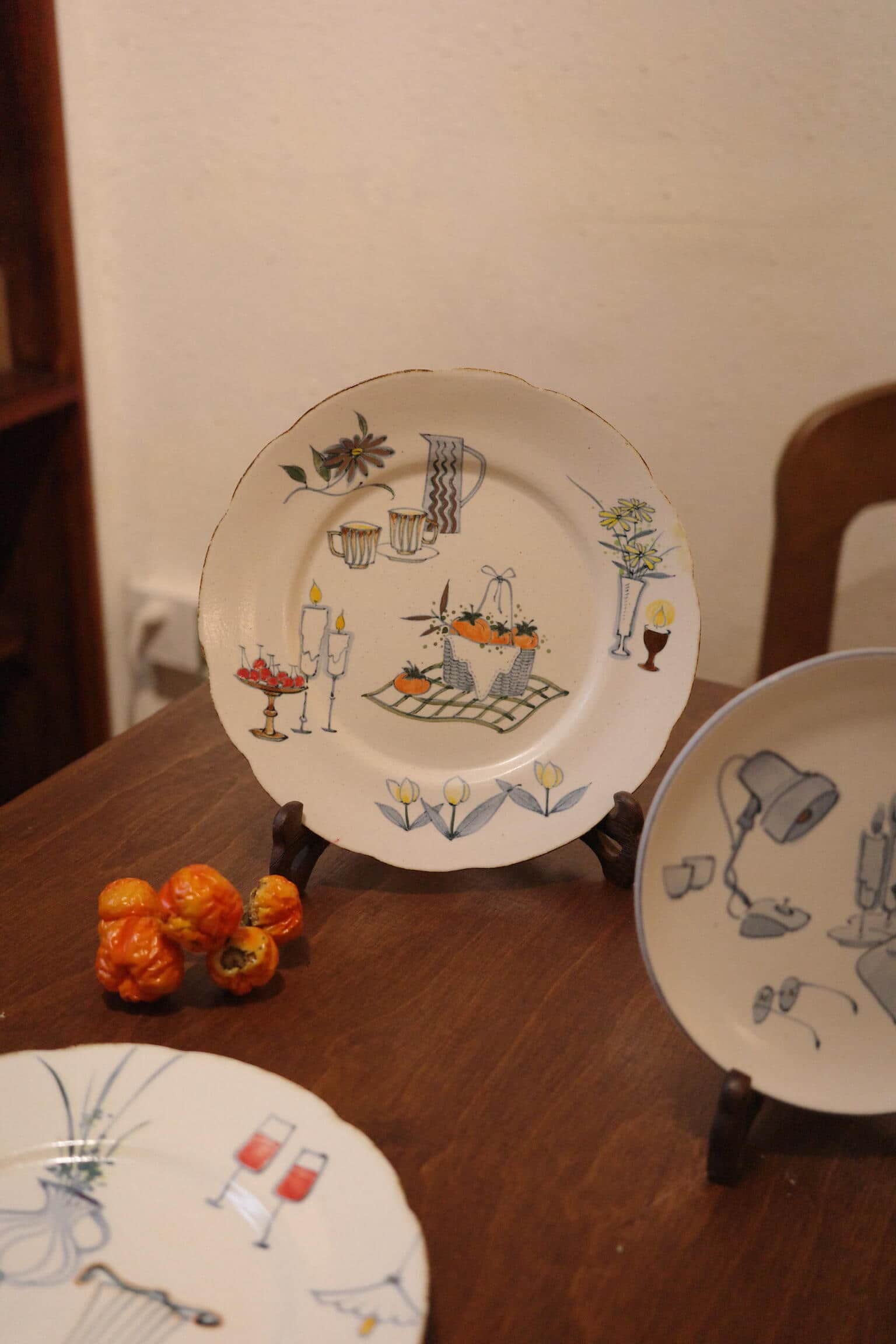 Leisurely Picnic Hand-Painted Ceramic Dessert Plate Chi Su