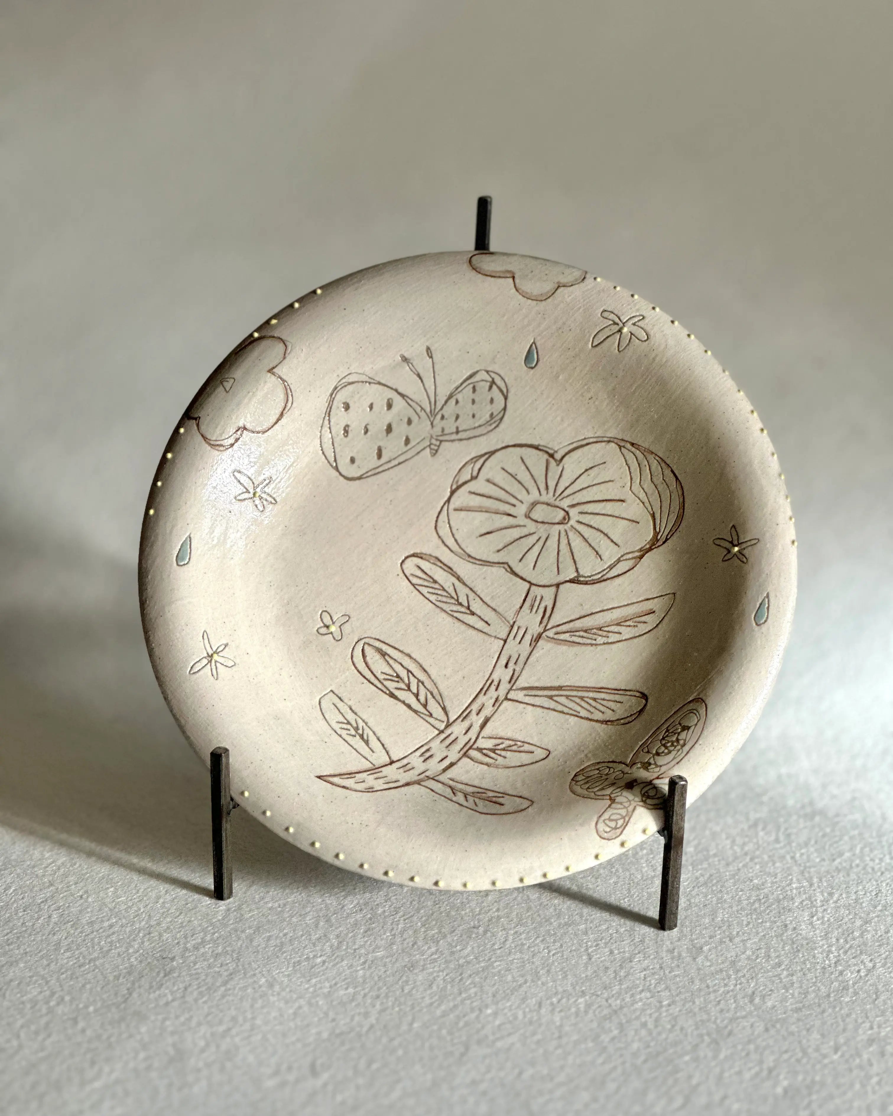 Rustic Stoneware Hand-Painted Plate-Stretching in the Rain Xin Feng Wang