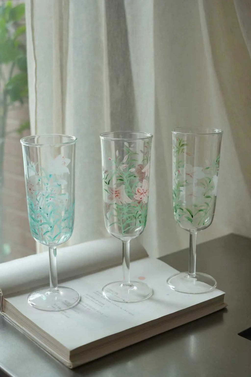 Lily Bloom Stem Glass by ShiYu ShiYu