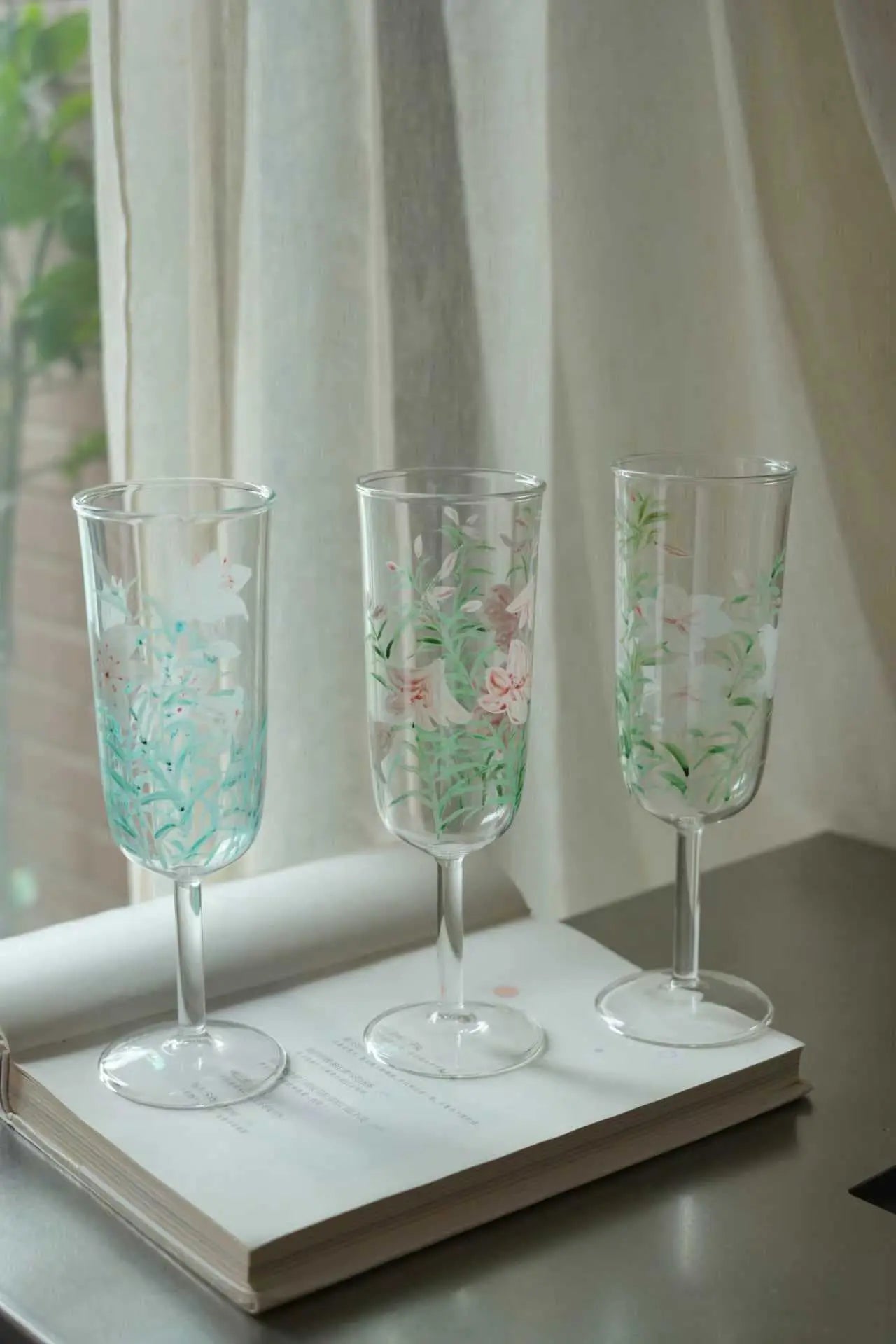Lily Bloom Stem Glass by ShiYu ShiYu